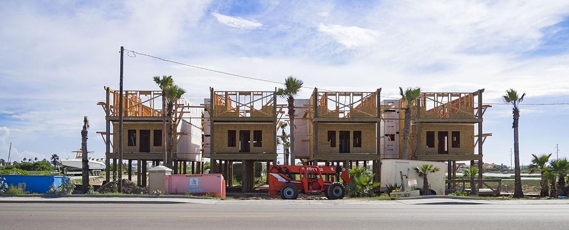 New Port Aransas homes under construction
